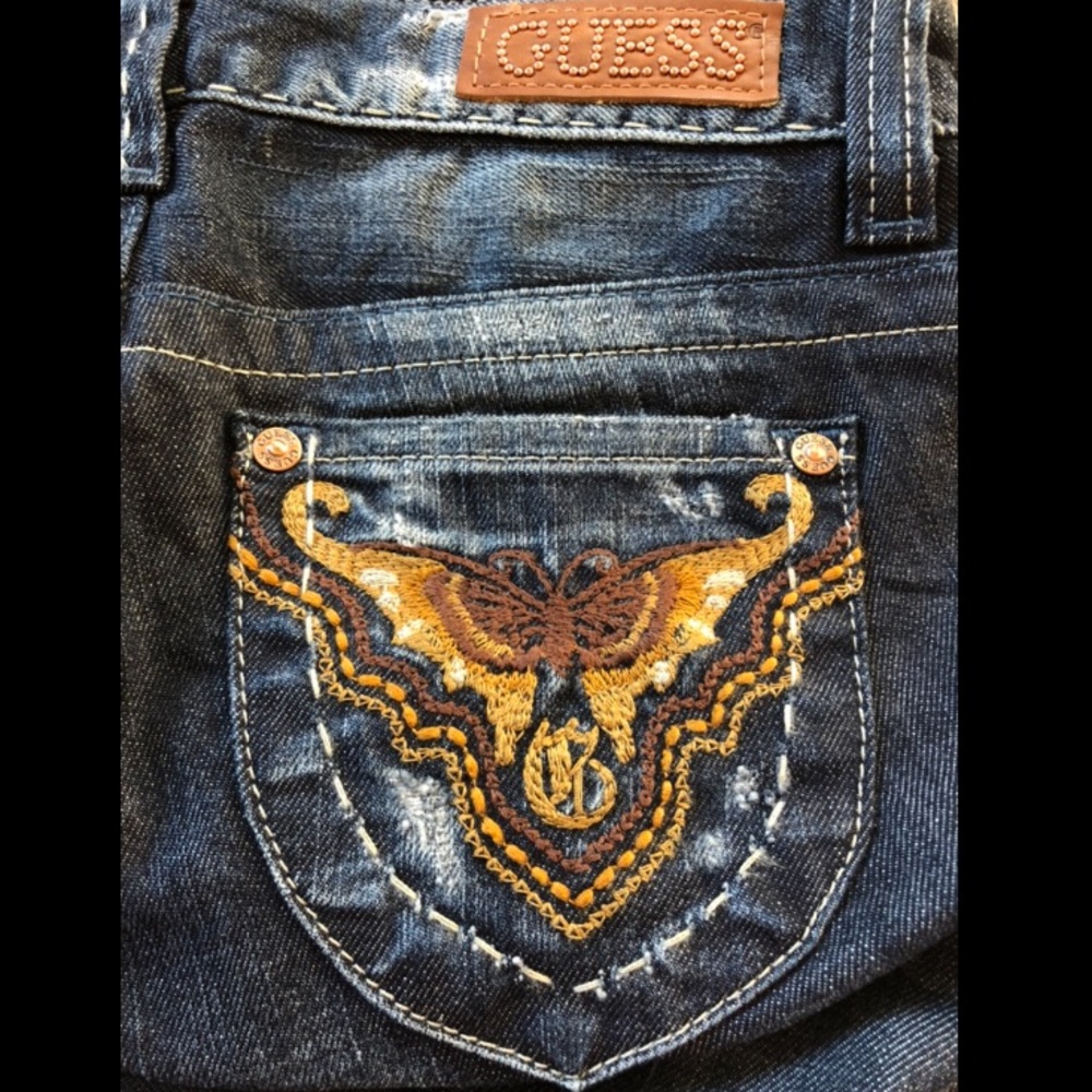 NEW GUESS 23x33 LOW RISE JEANS W/ BUTTERFLY EMBROIDERED POCKETS